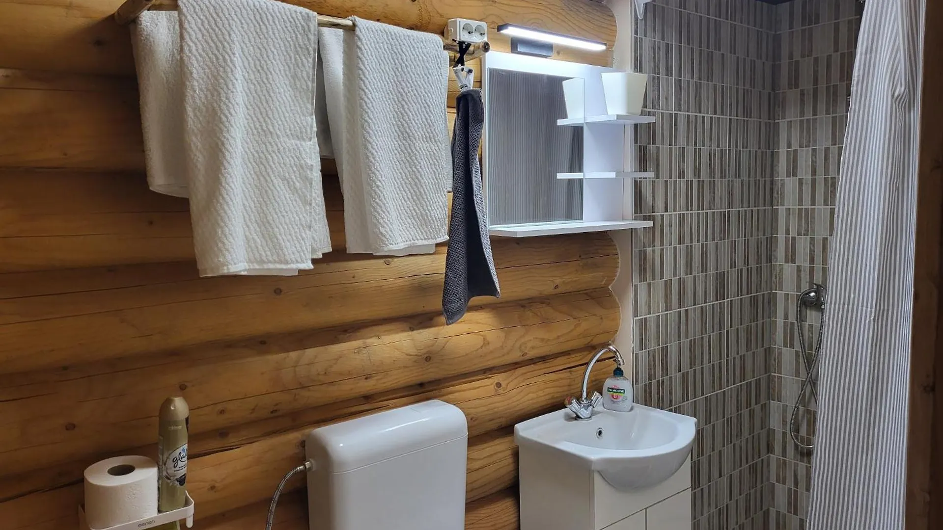Woodhouse Apartman Eger Homestay szállás